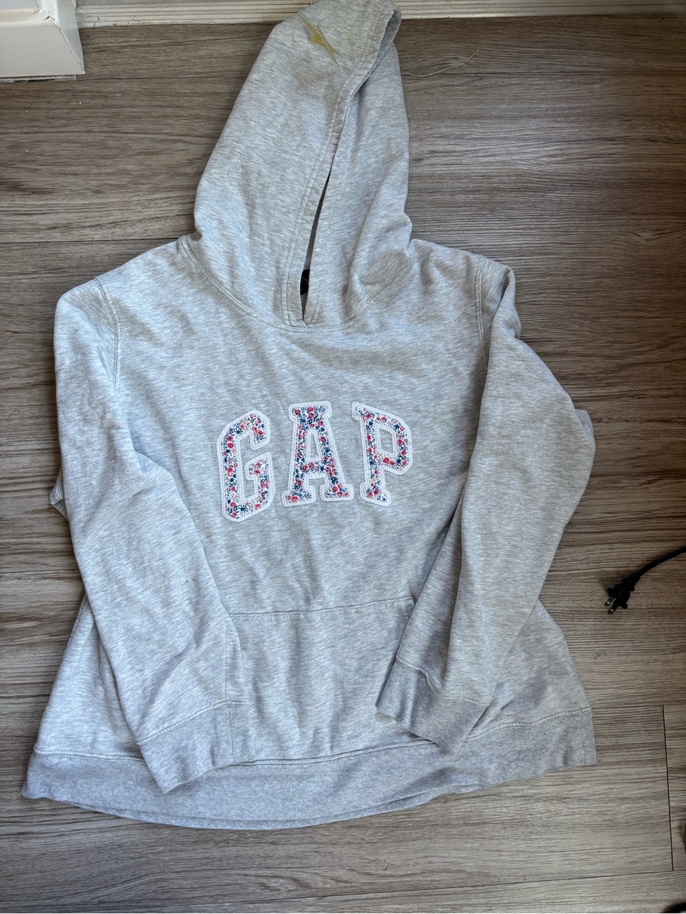 GAP Embroidered Hoodie in XXL